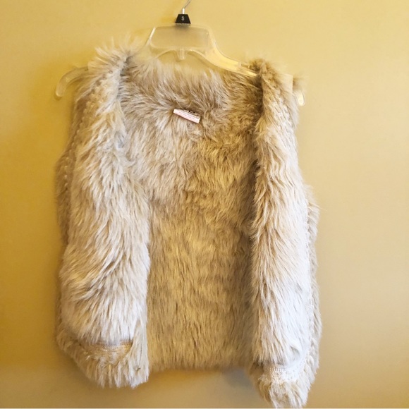 YD by Young Dimension Faux Fur Boho Chic Vest - Picture 6 of 7